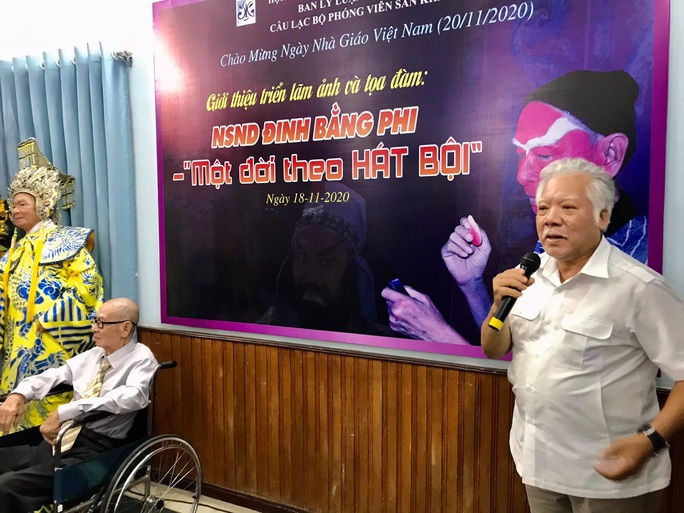 Nghệ sĩ tề tựu vinh danh NSND Đinh Bằng Phi - Ảnh 7. Nghệ sĩ tề tựu vinh danh NSND Đinh Bằng Phi - Ảnh 7.