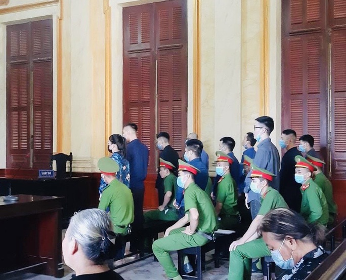 Gặp cán bộ công an, VKS, tòa án rởm, nhiều người mất tiền tỉ - Ảnh 1. Gặp cán bộ công an, VKS, tòa án rởm, nhiều người mất tiền tỉ - Ảnh 1.