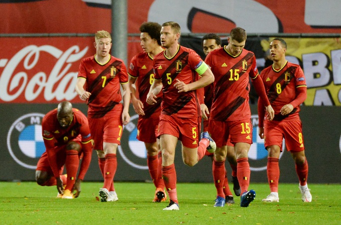 Người nhện Courtois phá lưới nhà, Bỉ vượt Đan Mạch giành vé vàng bán kết - Ảnh 2. Người nhện Courtois phá lưới nhà, Bỉ vượt Đan Mạch giành vé vàng bán kết - Ảnh 2.