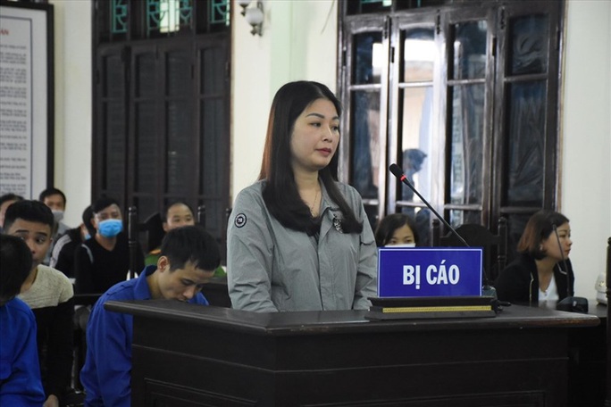 Vợ nguyên chủ tịch phường thuê côn đồ hành hung cán bộ tư pháp lĩnh án - Ảnh 1. Vợ nguyên chủ tịch phường thuê côn đồ hành hung cán bộ tư pháp lĩnh án - Ảnh 1.