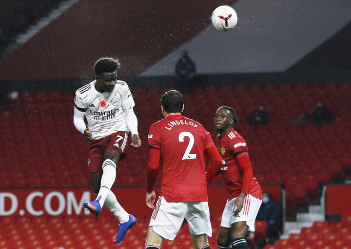 Paul Pogba tạo phạt đền, Man United gục ngã trước Arsenal  - Ảnh 2.