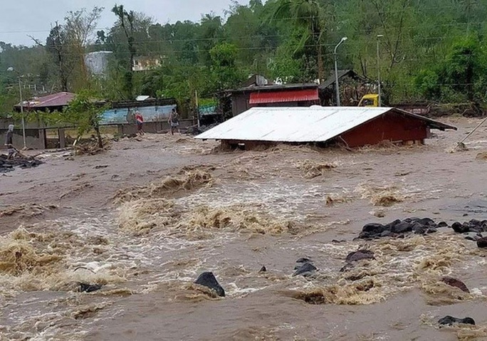 Bão Goni tha Manila, Philippines hứng tiếp cơn bão mới - Ảnh 5. Bão Goni tha Manila, Philippines hứng tiếp cơn bão mới - Ảnh 5.