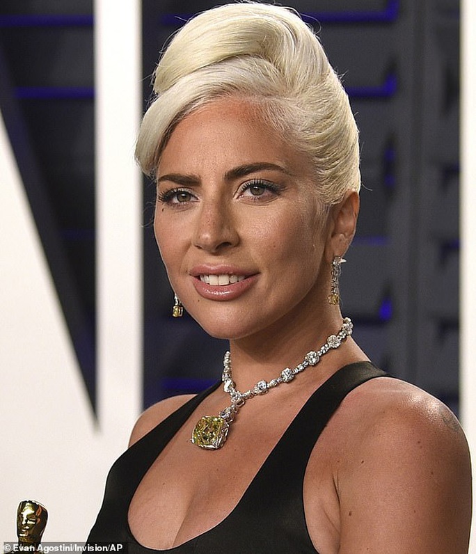 Lady Gaga đóng phim hành động cùng Brad Pitt - Ảnh 2.