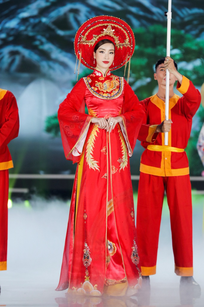 Người đẹp Đỗ Thị Hà đăng quang Hoa hậu Việt Nam 2020 - Ảnh 4.