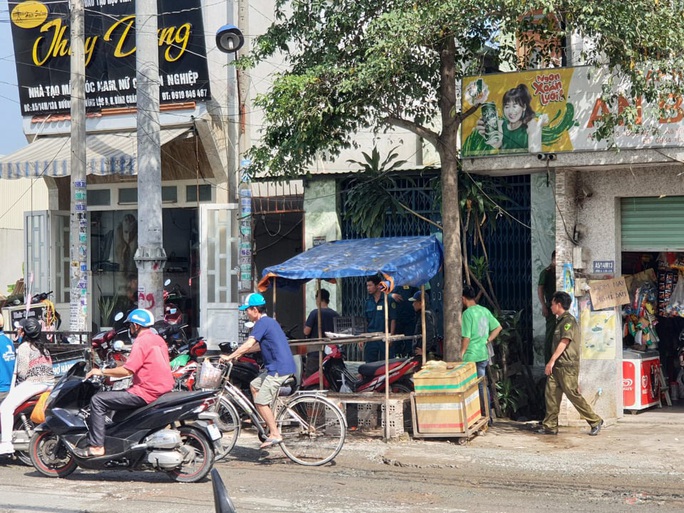 Án mạng lúc rạng sáng trong phòng trọ ở Bình Chánh - Ảnh 1. Án mạng lúc rạng sáng trong phòng trọ ở Bình Chánh - Ảnh 1.