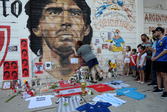 Diego Maradona: Một đời lừng lẫy và thị phi - Ảnh 1. Diego Maradona: Một đời lừng lẫy và thị phi - Ảnh 1.