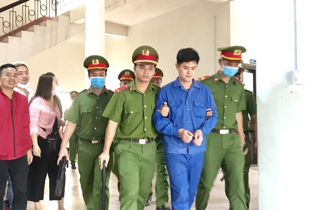 Lời khẩn cầu của nữ điều dưỡng trong vụ cựu bác sĩ da liễu bị tố hiếp dâm - Ảnh 1. Lời khẩn cầu của nữ điều dưỡng trong vụ cựu bác sĩ da liễu bị tố hiếp dâm - Ảnh 1.