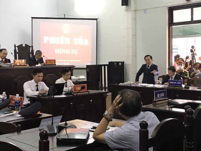 Lời khẩn cầu của nữ điều dưỡng trong vụ cựu bác sĩ da liễu bị tố hiếp dâm - Ảnh 2. Lời khẩn cầu của nữ điều dưỡng trong vụ cựu bác sĩ da liễu bị tố hiếp dâm - Ảnh 2.