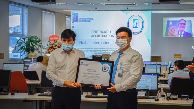 Sân bay Nội Bài được cấp chứng nhận an toàn chống dịch Covid-19 - Ảnh 2. Sân bay Nội Bài được cấp chứng nhận an toàn chống dịch Covid-19 - Ảnh 2.