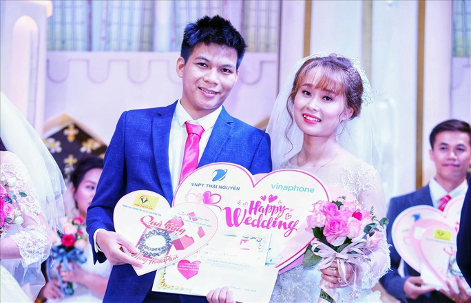 Thái Nguyên: Tổ chức đám cưới tập thể cho công nhân - Ảnh 1.