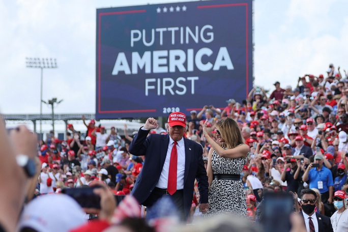 Giằng co ở bang chiến trường, Tổng thống Trump dọa kiện Pennsylvania - Ảnh 1. Giằng co ở bang chiến trường, Tổng thống Trump dọa kiện Pennsylvania - Ảnh 1.