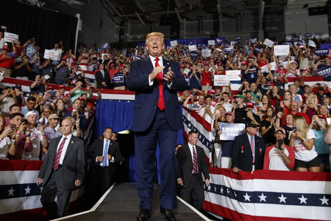 Những kịch bản giúp Tổng thống Trump lật ngược thế cờ - Ảnh 2. Những kịch bản giúp Tổng thống Trump lật ngược thế cờ - Ảnh 2.