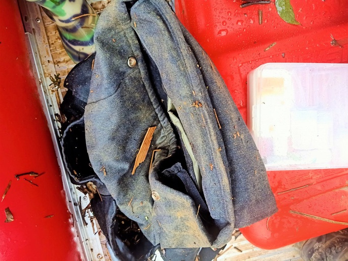 Tìm thấy túi xách và điện thoại của 2 du khách bị lũ cuốn mất tích ở Lâm Đồng - Ảnh 2.