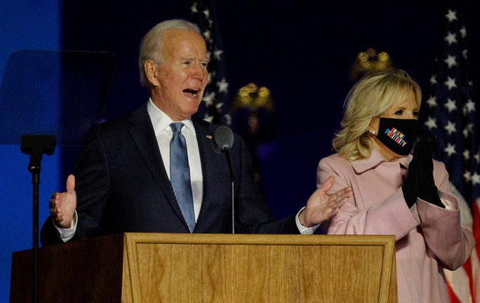 Clip: Ông Trump tuyên bố chiến thắng dù ông Biden đang áp đảo phiếu đại cử tri - Ảnh 3. Clip: Ông Trump tuyên bố chiến thắng dù ông Biden đang áp đảo phiếu đại cử tri - Ảnh 3.