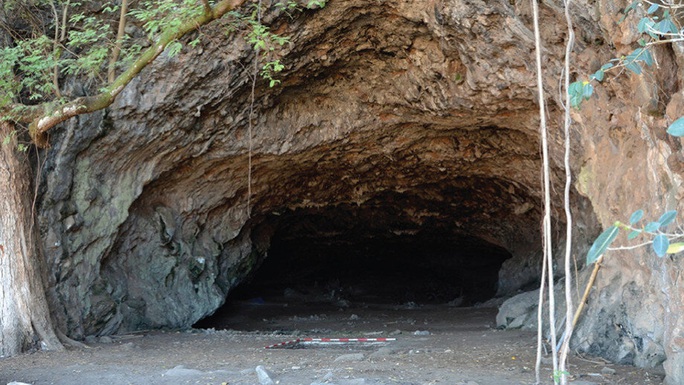 Bí ẩn mộ cổ 8.000 tuổi của người tí hon không tay - Ảnh 1.