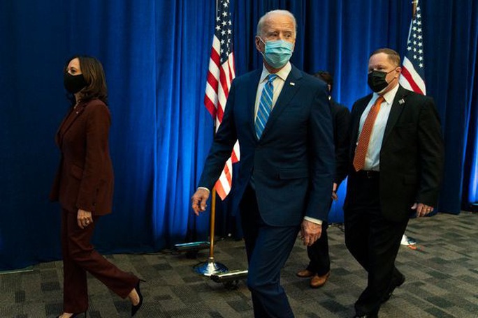 Tổng thống Trump bận rộn với tòa án, ông Biden khởi động chuyển giao quyền lực - Ảnh 2. Tổng thống Trump bận rộn với tòa án, ông Biden khởi động chuyển giao quyền lực - Ảnh 2.