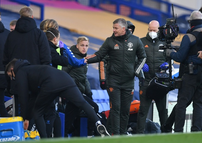 Man United đè bẹp Everton 3-1, cứu ghế HLV Solskjaer - Ảnh 1.