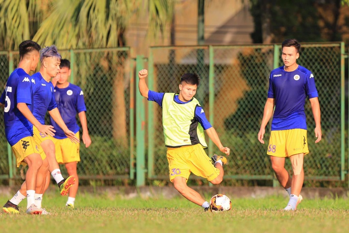 U21 Hà Nội có thể bị loại dù mang đến đội hình dự V-League - Ảnh 1.