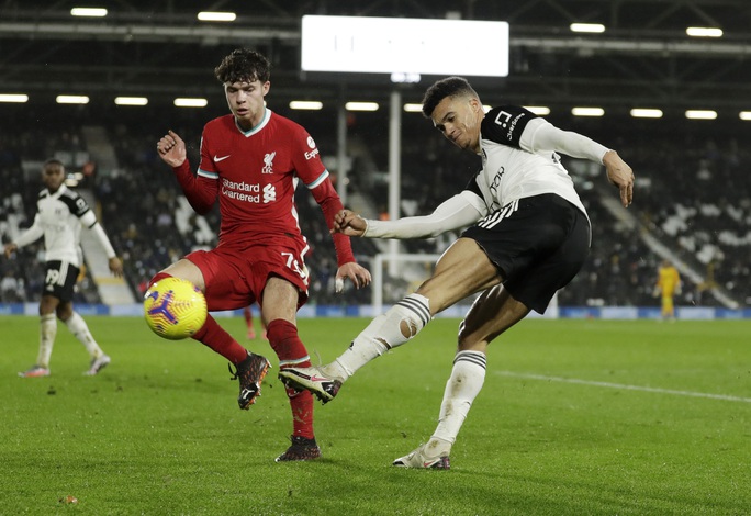 Liverpool may mắn thoát thua đội bóng mới lên hạng - Ảnh 1.