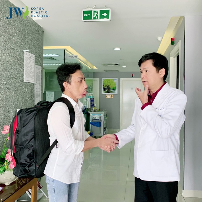 Cứu chàng trai mặt quỷ được đề cử Thành tựu Y khoa Việt Nam 2020 - Ảnh 1.
