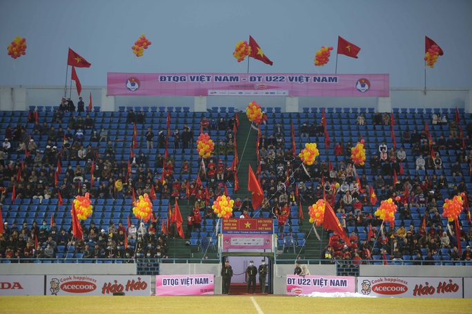 CLIP: Quang Hải không đá chính, vắng cổ động viên trận đội tuyển Việt Nam - U22 - Ảnh 14.