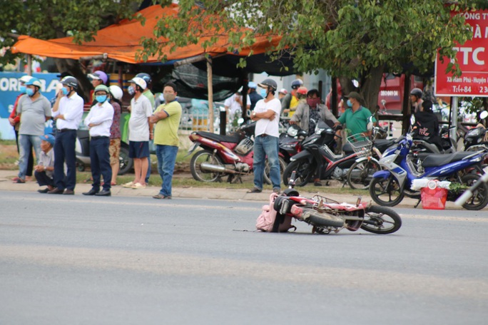 Nữ sinh Bình Thuận chết thảm trên đường đi học - Ảnh 2. Nữ sinh Bình Thuận chết thảm trên đường đi học - Ảnh 2.