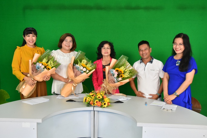 MC Quỳnh Hoa, nhà báo Cát Vũ, biên kịch Thanh Hương dự đoán về Giải Mai Vàng 2020 - Ảnh 2.