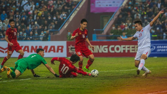 Quang Hải ghi bàn, đội tuyển Việt Nam hoà đàn em U22 Việt Nam - Ảnh 4.