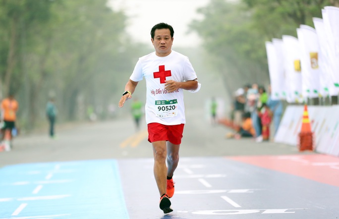 Hơn 4.500 người tham gia giải chạy VnExpress Marathon Huế 2020 - Ảnh 2.