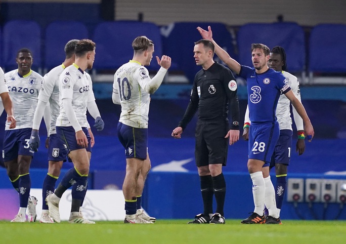 Chelsea lại mất điểm sân nhà, Leicester may mắn thoát hiểm - Ảnh 4.