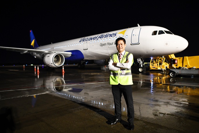 Cận cảnh máy bay đầu tiên và dàn tiếp viên của Vietravel Airlines ở sân bay Tân Sơn Nhất - Ảnh 5.