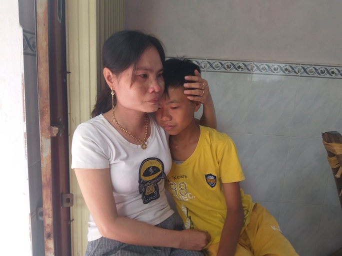 3 heartbreaking children on bikes almost 400 km from Ca Mau to Ho Chi Minh City - Photo 2.