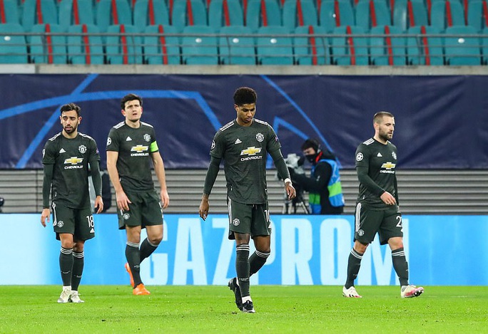 Ngược dòng muộn màng, Man United bị đá văng khỏi Champions League - Ảnh 10.