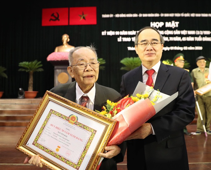 Bí thư Nguyễn Thiện Nhân: Hãy hết lòng hết sức chăm lo cho dân! - Ảnh 2. Bí thư Nguyễn Thiện Nhân: Hãy hết lòng hết sức chăm lo cho dân! - Ảnh 2.