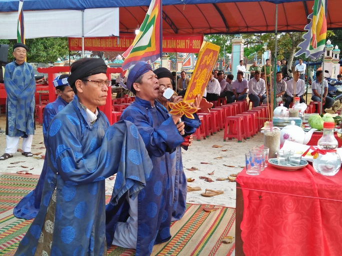 Ngư dân đảo tiền tiêu hồ hởi vươn khơi mùa biển mới - Ảnh 1. Ngư dân đảo tiền tiêu hồ hởi vươn khơi mùa biển mới - Ảnh 1.