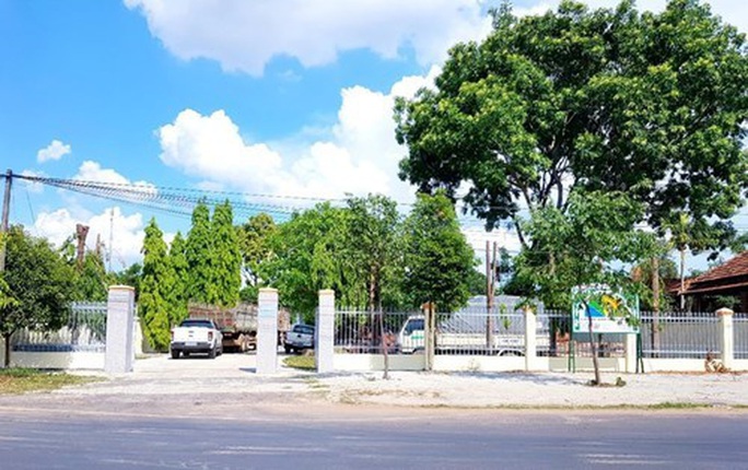 Say bí tỉ trong giờ làm việc, hạt trưởng kiểm lâm đánh cấp dưới ngất xỉu - Ảnh 1. Say bí tỉ trong giờ làm việc, hạt trưởng kiểm lâm đánh cấp dưới ngất xỉu - Ảnh 1.