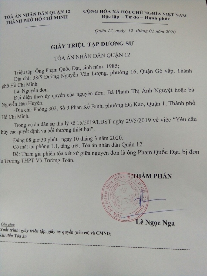 Diễn biến gay cấn vụ nam giáo viên cho học sinh diễn cảnh bị cho là nóng - Ảnh 1. Diễn biến gay cấn vụ nam giáo viên cho học sinh diễn cảnh bị cho là nóng - Ảnh 1.