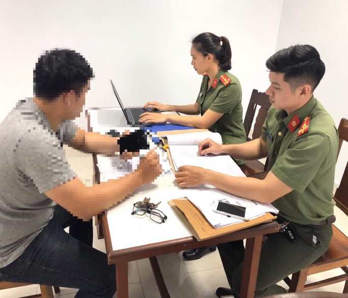 Đăng ảnh sai sự thật vụ cô gái bị giết rồi phân xác, một quản trị Fanpage bị công an triệu tập - Ảnh 1. Đăng ảnh sai sự thật vụ cô gái bị giết rồi phân xác, một quản trị Fanpage bị công an triệu tập - Ảnh 1.