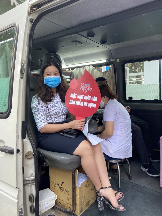 Hiến máu cứu người trong mùa dịch Covid -19 - Ảnh 2. Hiến máu cứu người trong mùa dịch Covid -19 - Ảnh 2.