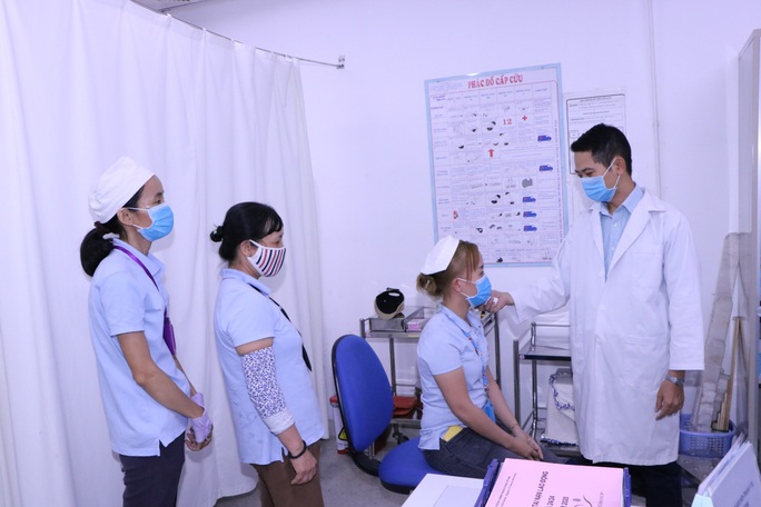 Bình Dương: Chủ động phòng chống dịch virus corona trong công nhân - Ảnh 1.