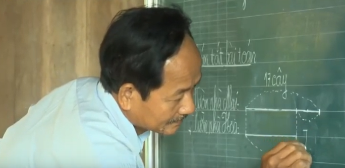 Xúc động với hình ảnh những thầy cô bám bản gieo chữ - Ảnh 2.