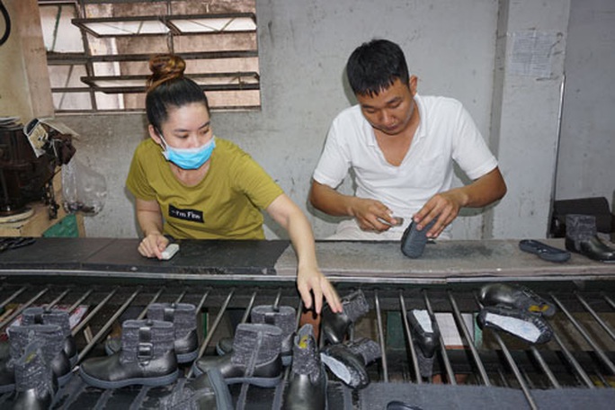 Tỉ lệ lao động tham gia BHXH đạt 32,3 % - Ảnh 1. Tỉ lệ lao động tham gia BHXH đạt 32,3 % - Ảnh 1.
