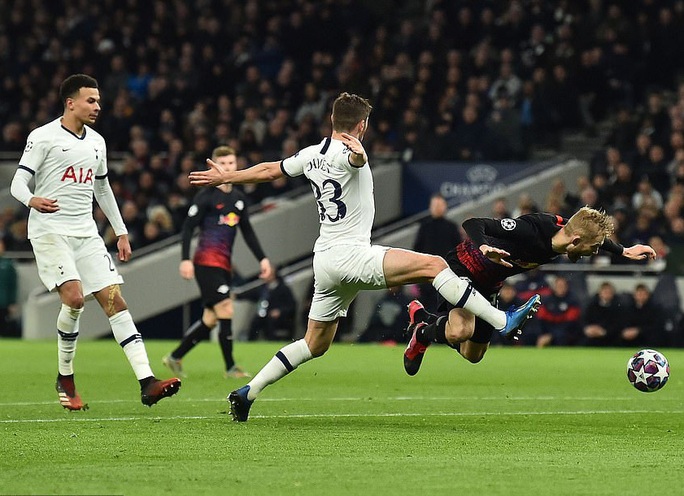 Nghiệt ngã penalty, á quân Tottenham thua sốc RB Leipzig - Ảnh 3.