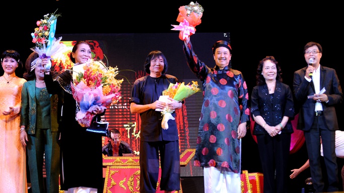 Ký ức về liveshow Huỳnh Nga Phong trần theo nghiệp Tổ - Ảnh 5. Ký ức về liveshow Huỳnh Nga Phong trần theo nghiệp Tổ - Ảnh 5.