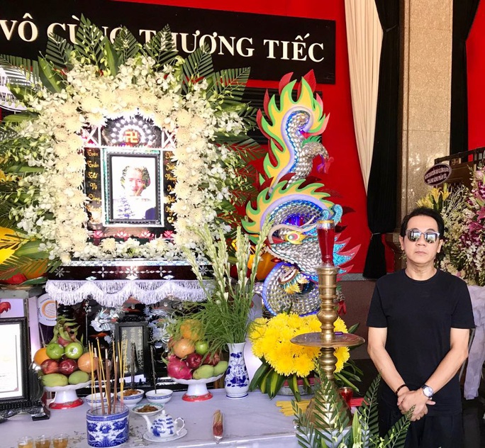 Tiễn đưa NSND Huỳnh Nga về nơi an nghỉ cuối cùng - Ảnh 1. Tiễn đưa NSND Huỳnh Nga về nơi an nghỉ cuối cùng - Ảnh 1.