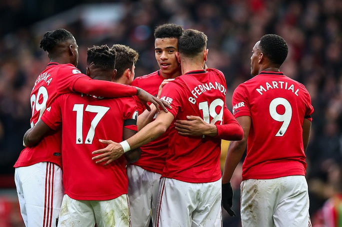 Tân binh Fernandes rực sáng, Man United bay vào Top 5 - Ảnh 8.