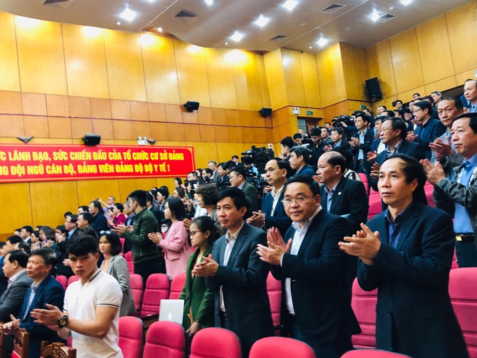 Phó Thủ tướng cùng đại biểu ở 700 điểm cầu tri ân nhân viên y tế nhân Ngày thầy thuốc VN - Ảnh 6. Phó Thủ tướng cùng đại biểu ở 700 điểm cầu tri ân nhân viên y tế nhân Ngày thầy thuốc VN - Ảnh 6.