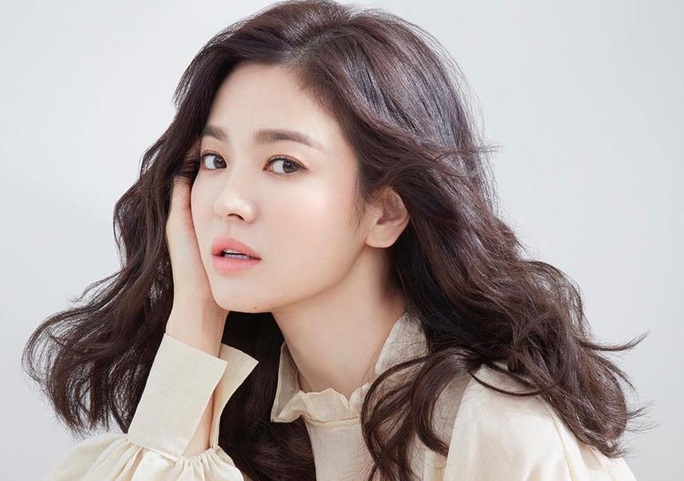 Khắc nghiệt như showbiz Hàn: Đóng góp chống Covid-19 cũng bị chửi - Ảnh 3. Khắc nghiệt như showbiz Hàn: Đóng góp chống Covid-19 cũng bị chửi - Ảnh 3.