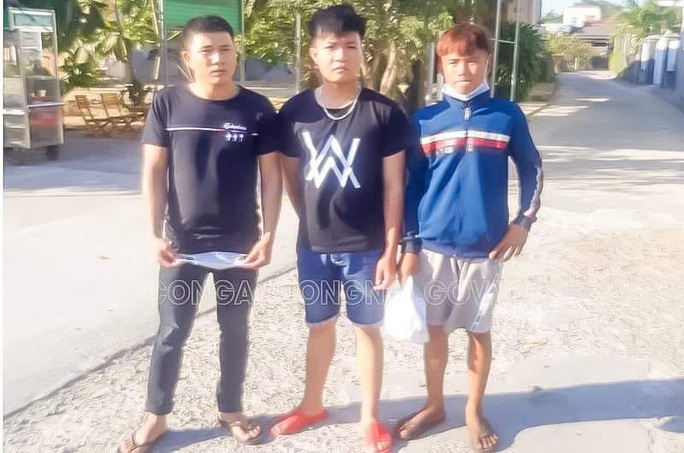 Đồng Nai: Bắt 3 kẻ dùng ná bắn bể kính hàng loạt xe khách trên quốc lộ - Ảnh 1. Đồng Nai: Bắt 3 kẻ dùng ná bắn bể kính hàng loạt xe khách trên quốc lộ - Ảnh 1.