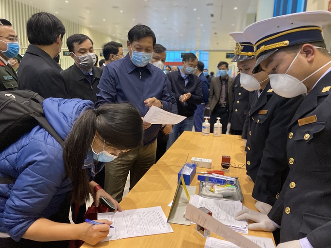 Hà Nội đang cách ly 14 trường hợp nghi nhiễm virus corona - Ảnh 1. Hà Nội đang cách ly 14 trường hợp nghi nhiễm virus corona - Ảnh 1.
